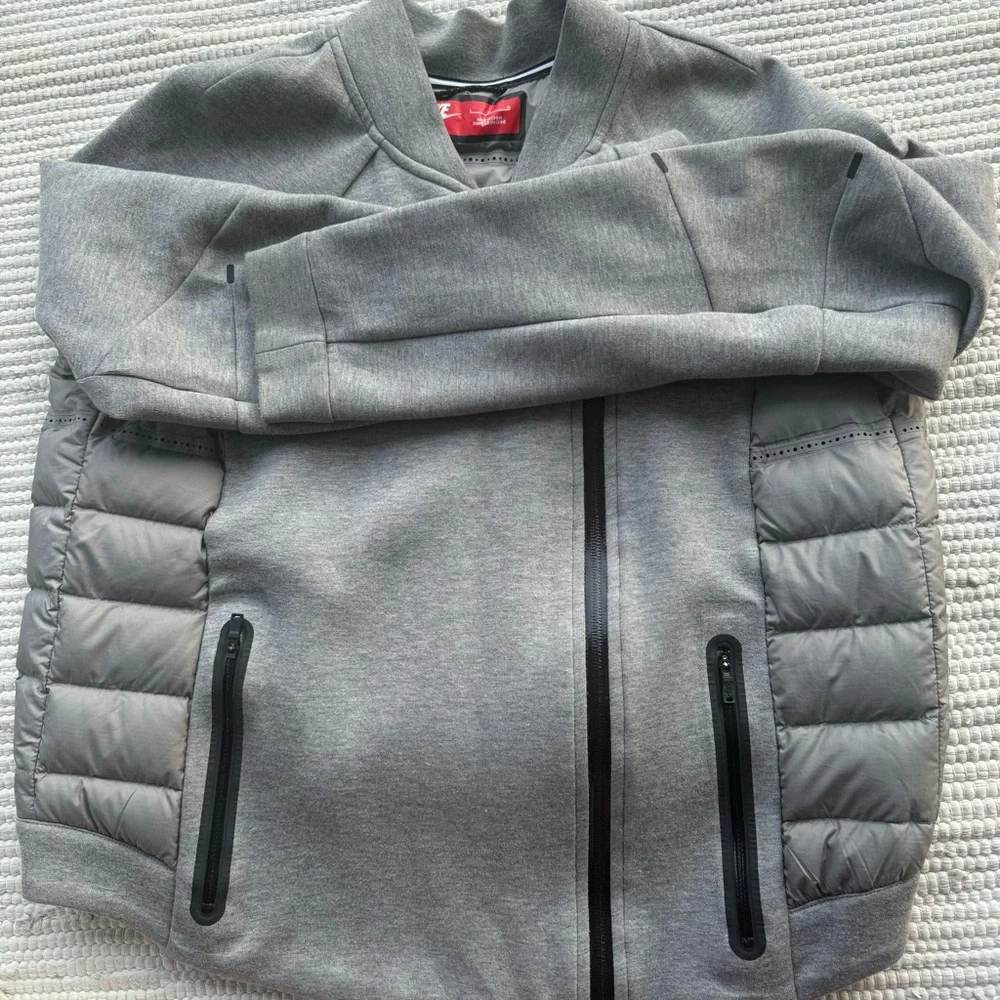 Nike Women's Aeroloft Tech Fleece Moto Gray Large